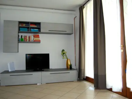 San Martino' Wohnung mit privater Terrasse, Appartement 7 personnes à Desenzano - Photo 2