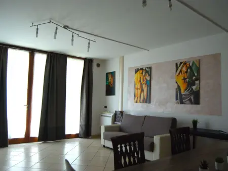 Wohnung 'Resorgimento' mit eigener Terrasse, Appartement 7 personnes à Desenzano - Photo 2