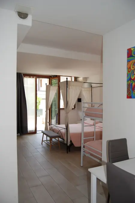 Ein-Zimmer-Wohnung 'Romantica' mit Terrasse, Appartement 4 personnes à Desenzano - Photo 3