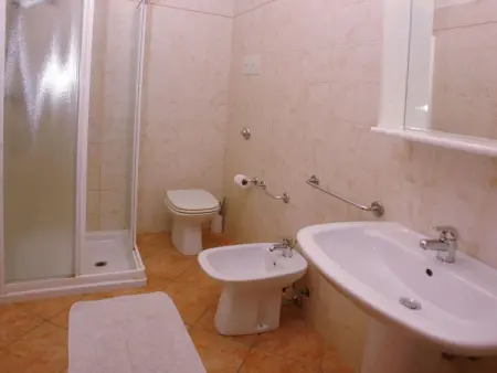 Zweizimmerwohnung mit Balkon ohne Seeblick, Appartement 4 personnes à Manerba - Photo 13