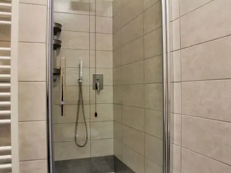 Angenehme Wohnung in Solarolo mit Schwimmbad, Appartement 5 personnes à Manerba - Photo 10