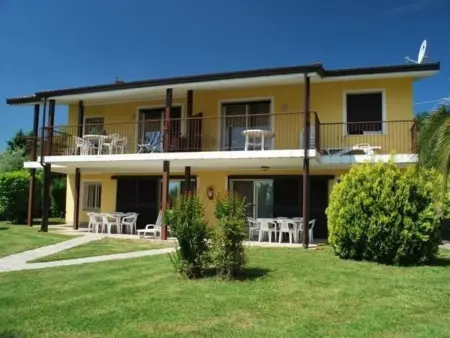 Dreizimmerwohnung in Villa eine Ebene, Appartement 6 personnes à Manerba - Photo 2