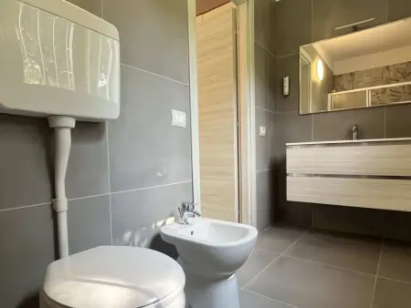 auf zwei Ebenen, Appartement 6 personnes à Manerba - Photo 7