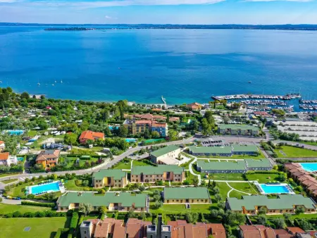 Wohnung mit Balkon, Schwimmbad und Seeblick, Appartement 6 personnes à Moniga del Garda - Photo 3