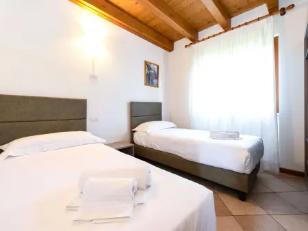 Wohnung mit Balkon, Schwimmbad und Seeblick, Appartement 6 personnes à Moniga del Garda - Photo 17