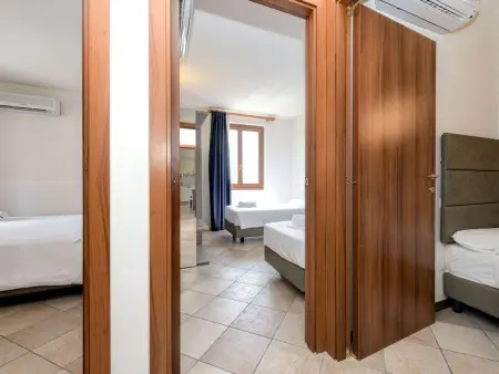 Wohnung mit Balkon, Schwimmbad und Seeblick, Appartement 6 personnes à Moniga del Garda - Photo 19