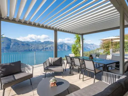 Alleinstehende Villa mit Pool und Traumaussicht, Maison 8 personnes à Brenzone - Photo 3