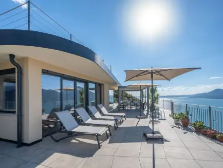 Alleinstehende Villa mit Pool und Traumaussicht, Maison 8 personnes à Brenzone - Photo 5