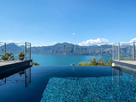 Alleinstehende Villa mit Pool und Traumaussicht, Maison 8 personnes à Brenzone - Photo 6