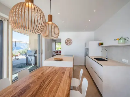 Alleinstehende Villa mit Pool und Traumaussicht, Maison 8 personnes à Brenzone - Photo 9