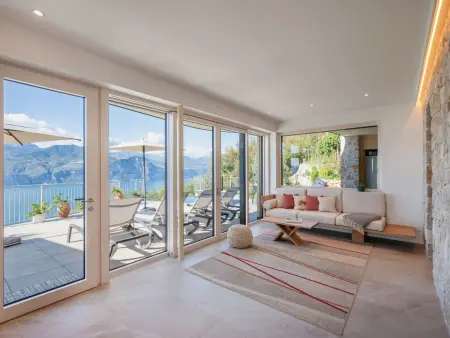Alleinstehende Villa mit Pool und Traumaussicht, Maison 8 personnes à Brenzone - Photo 11