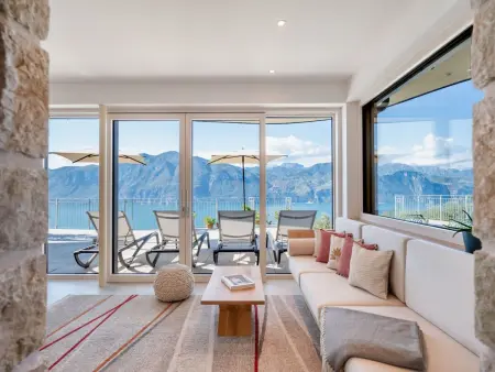 Alleinstehende Villa mit Pool und Traumaussicht, Maison 8 personnes à Brenzone - Photo 12