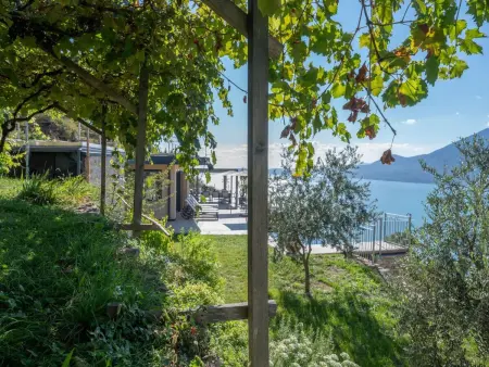 Alleinstehende Villa mit Pool und Traumaussicht, Maison 8 personnes à Brenzone - Photo 28