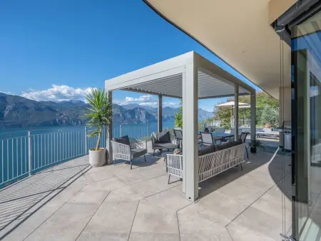 Alleinstehende Villa mit Pool und Traumaussicht, Maison 8 personnes à Brenzone - Photo 29