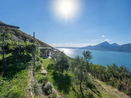 Alleinstehende Villa mit Pool und Traumaussicht, Maison 8 personnes à Brenzone - Photo 59