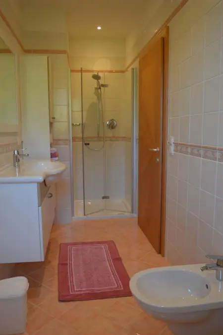 Moderne Ferienwohnung mit Balkon und Pool, Appartement 2 personnes à Merano - Photo 5