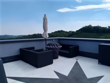 Wunderschönes Ferienhaus mit Pool und 360° Blick - Photo 8