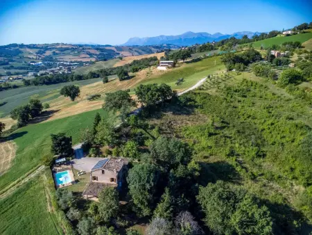 Casa Felicità, Marche Ferienhäuser, Maison 8 personnes à Cessapalombo - Photo 8