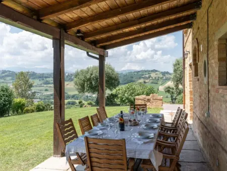 Villa mit privatem Pool und Wellnessbereich, Maison 12 personnes à Cessapalombo - Photo 9