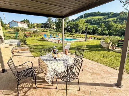Ferienvilla mit privatem Pool und Whirlpool, Maison 10 personnes à Cessapalombo - Photo 5