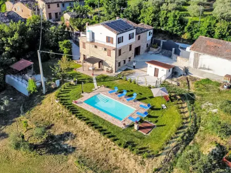 Ferienvilla mit privatem Pool und Whirlpool, Maison 10 personnes à Cessapalombo - Photo 6