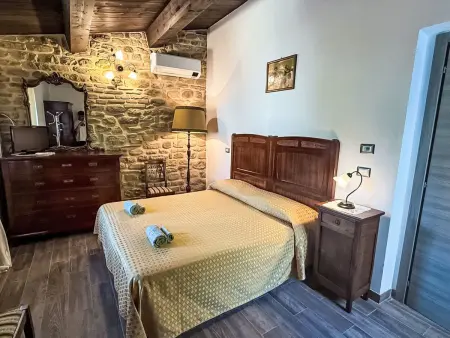 Ferienvilla mit privatem Pool und Whirlpool, Maison 10 personnes à Cessapalombo - Photo 12