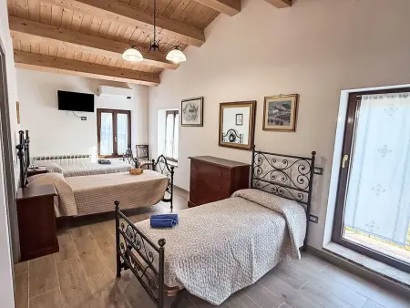 Ferienvilla mit privatem Pool und Whirlpool, Maison 10 personnes à Cessapalombo - Photo 14