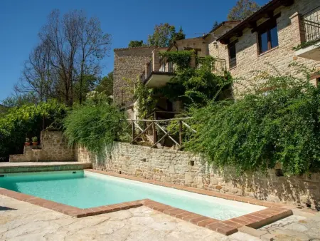 Villa mit privatem Pool in der Nähe des Dorfes, Maison 10 personnes à Cessapalombo - Photo 1