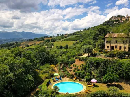 Charmantes Bauernhaus in Penna San Giovanni, Maison 10 personnes à Cessapalombo - Photo 3