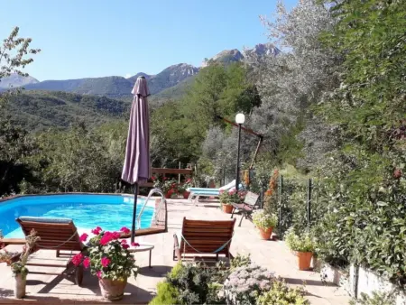 Schönes Ferienhaus in Sarnano mit privatem Pool - Photo 1