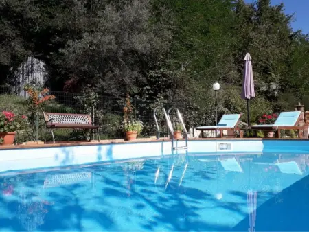 Schönes Ferienhaus in Sarnano mit privatem Pool - Photo 2