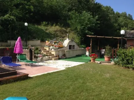 Schönes Ferienhaus in Sarnano mit privatem Pool - Photo 8