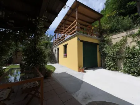 Schönes Ferienhaus in Sarnano mit privatem Pool - Photo 9