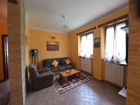 Schönes Ferienhaus in Sarnano mit privatem Pool - Photo 11