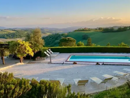 Villa mit Pool für 29 Personen ca. 800 m2, Maison 29 personnes à Montelparo - Photo 1