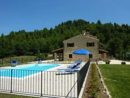 Villa in Le Marche mit atemberaubender Aussicht, Maison 8 personnes à Montelparo - Photo 6
