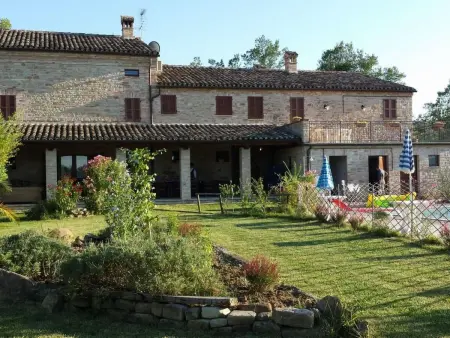 Erschwingliche Villa mit privatem Pool, Maison 14 personnes à Montelparo - Photo 1