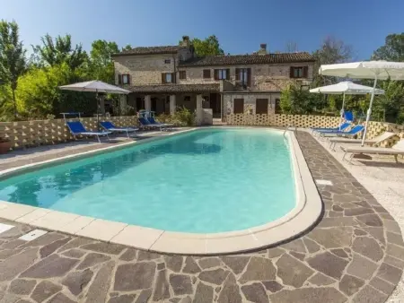 Erschwingliche Villa mit privatem Pool, Maison 14 personnes à Montelparo - Photo 2