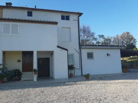 Villa mit atemberaubender Aussicht und privatem Pool - Photo 1