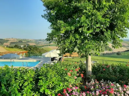 Villa mit atemberaubender Aussicht und privatem Pool - Photo 5