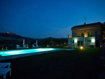 Villa mit privatem Pool und unglaublicher Aussicht - Photo 2