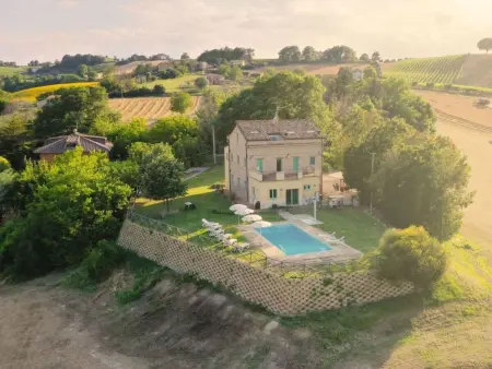 Villa mit privatem Pool und unglaublicher Aussicht - Photo 3