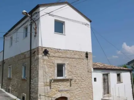'Elvira Basilico' mit Terrasse, Maison 10 personnes à Scafa - Photo 1