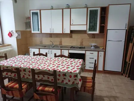 Charmante Wohnung mit Privatparkplatz, Appartement 8 personnes à Roccamontepiano - Photo 5