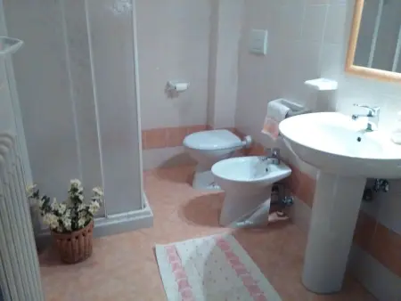 Wohnung in San Rocco mit Privatparkplatz, Appartement 7 personnes à Roccamontepiano - Photo 7