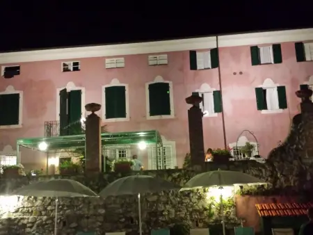 'Villa Lorien' mit Wasserblick, Maison 13 personnes à Corsanico - Photo 2