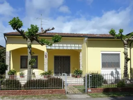 Ferienvilla mit Garten, Grill und Terrasse, Maison 5 personnes à Lido di Camaiore - Photo 3