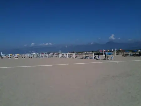 Mobilheim auf einem Campingplatz in der Nähe des Meeres, Pisa, - Photo 24
