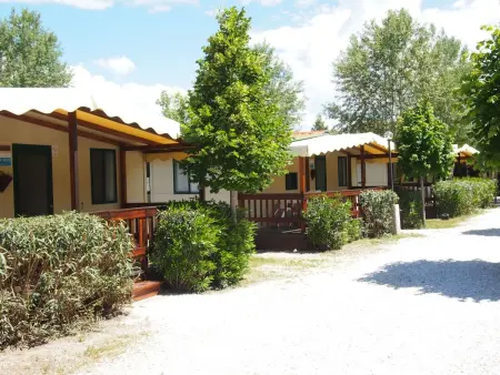 Mobilheim auf einem Campingplatz in der Nähe des Meeres und Pisa - Photo 1