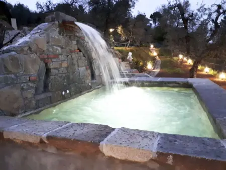 mit Privatparkplatz, Maison 4 personnes à Montecatini Terme - Photo 2